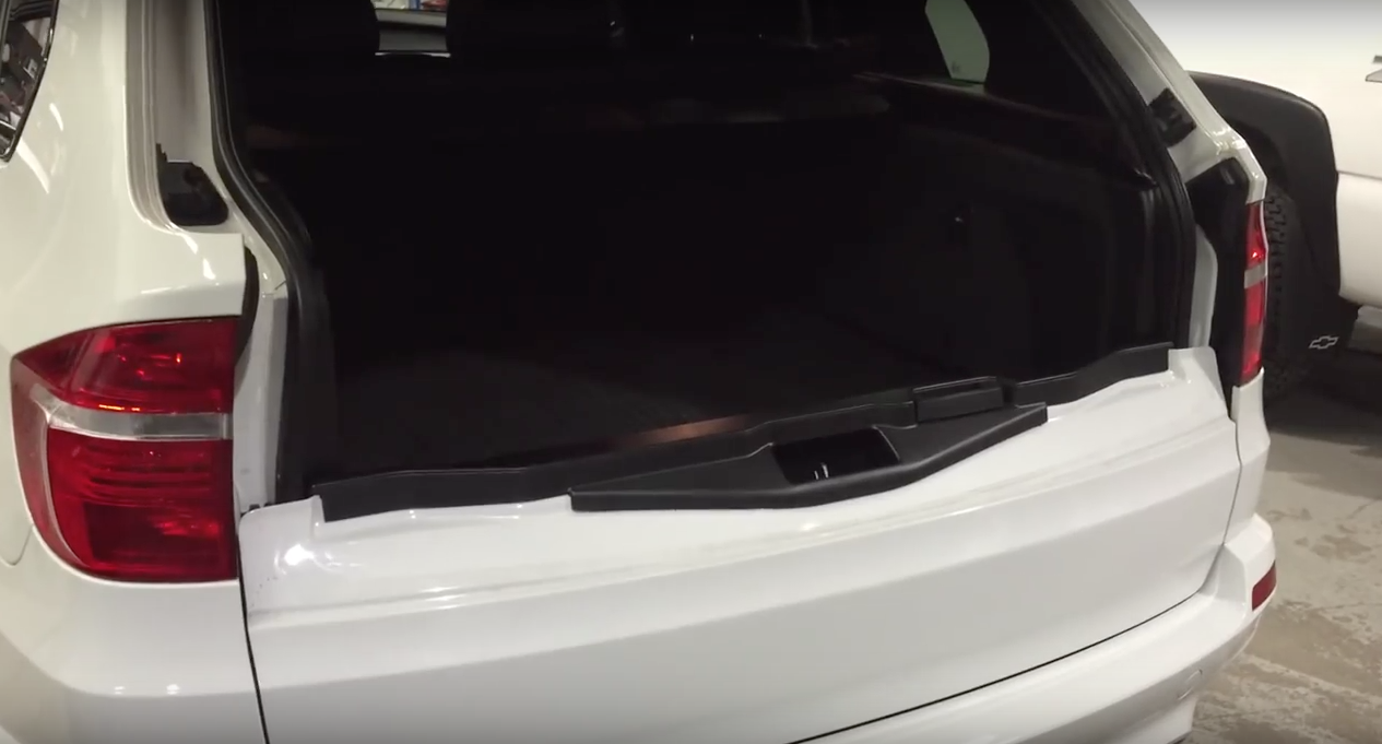 Bmw x5 best sale subwoofer box